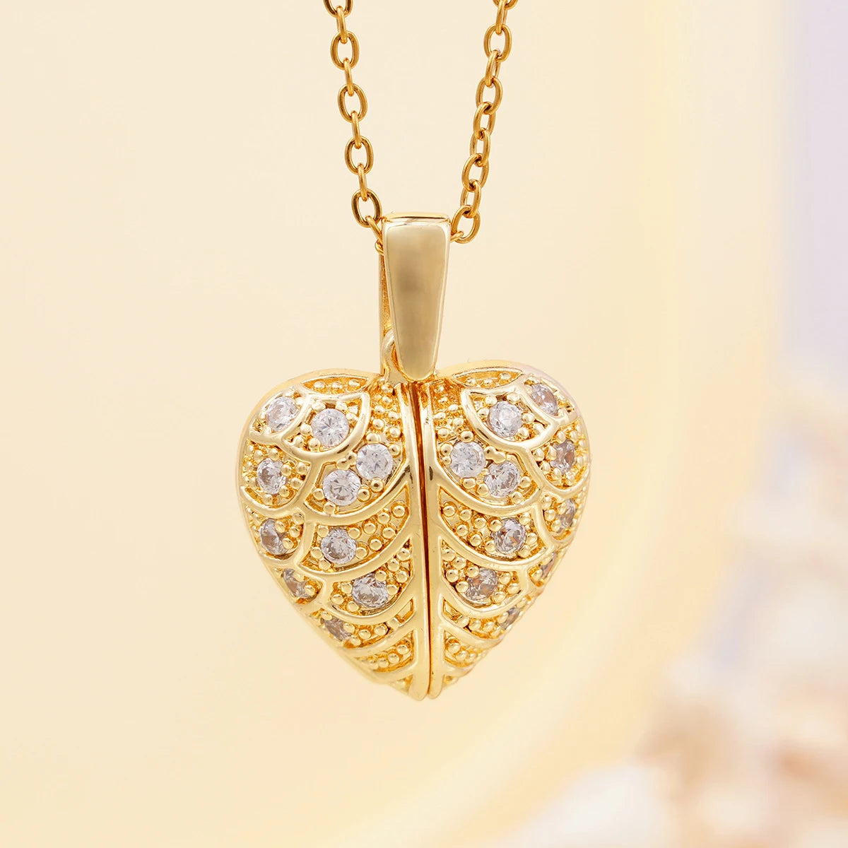 AngelHeart™ – Collar Alas del Ángel